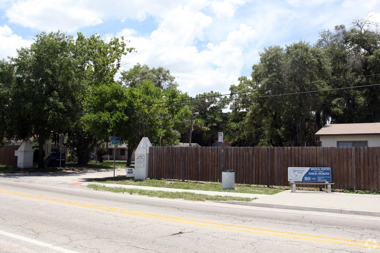 Building Photo - 1401-1409 College Park Ln
