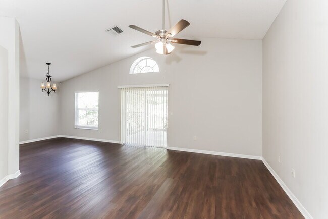 Foto del edificio - 1846 Twisting Ln