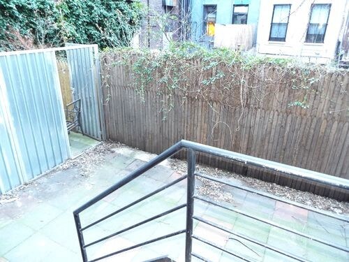Building Photo - 410 W 44th St
