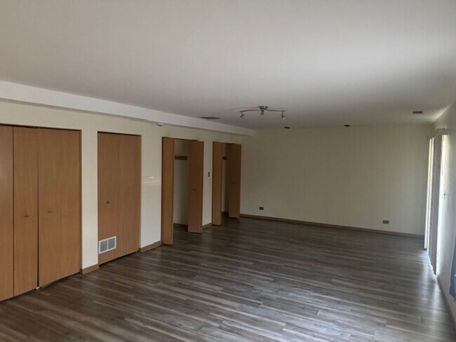 Foto del edificio - Don’t miss out on this 3Br, 2.5Ba