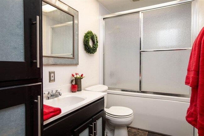 Foto del edificio - **Coming Soon in June** Beautifully updated Shadle Park 3 Bed 2 Bath Rancher will all the updates...