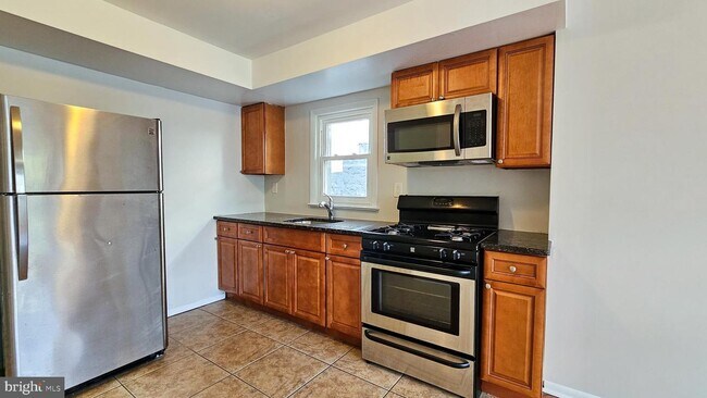 Building Photo - 124 N 52nd St