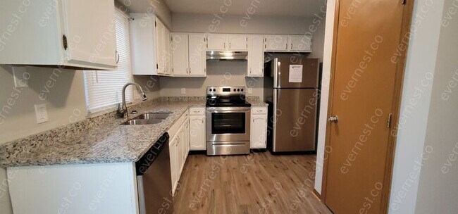 Building Photo - 6165 Old Farm Ct
