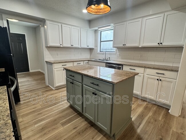 Building Photo - 4210 Waterwood Dr