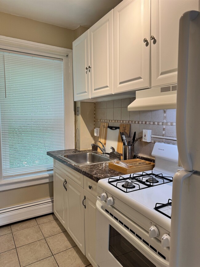 Building Photo - 798 Ocean Ave