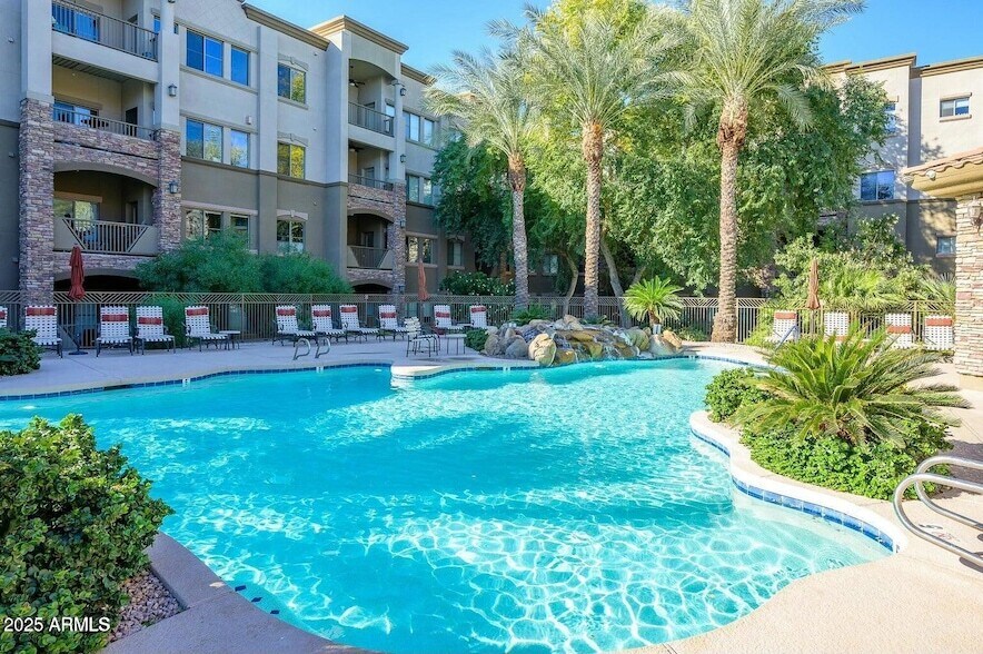 Foto principal - 5450 E Deer Valley Dr