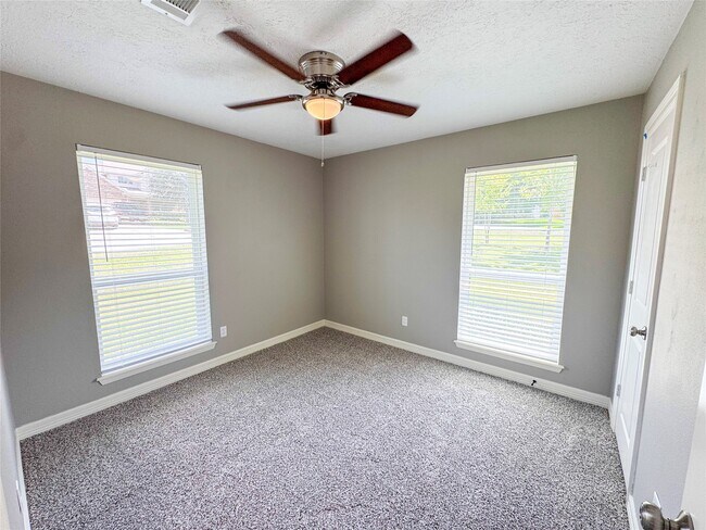 Foto del edificio - 12741 Lake Conroe Hills Dr