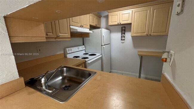 Foto del edificio - 9350 Fontainebleau Blvd