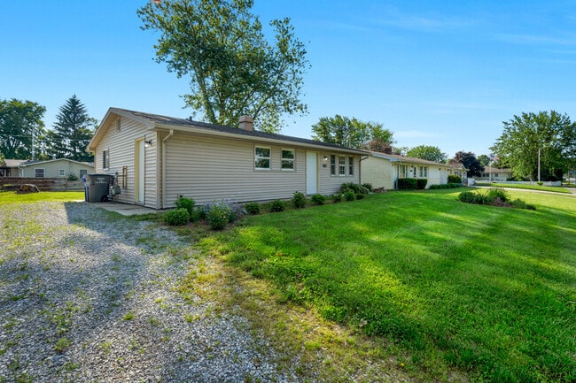 Building Photo - 5602 Arrowhead Blvd
