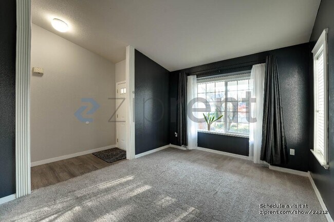 Foto del edificio - 6117 101st Pl NE