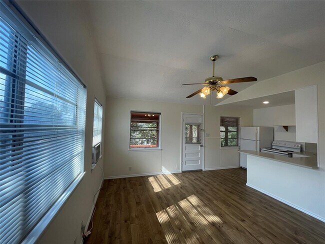 Building Photo - 17303 E Darleen Dr