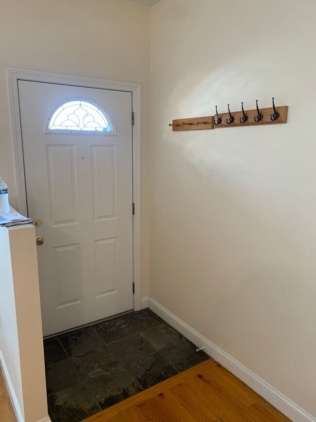 Foto del edificio - Great 1 Bed Home in East Cambridge + AC