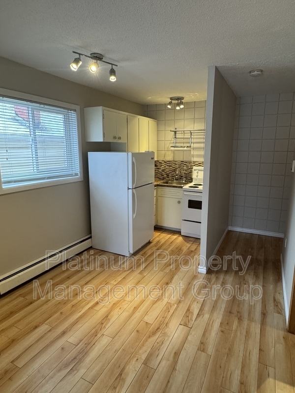 Photo - 1001 2 Ave NW House