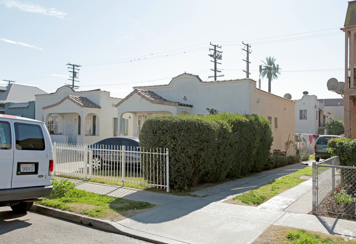 Foto del edificio - 2636-2638 Pine Pl