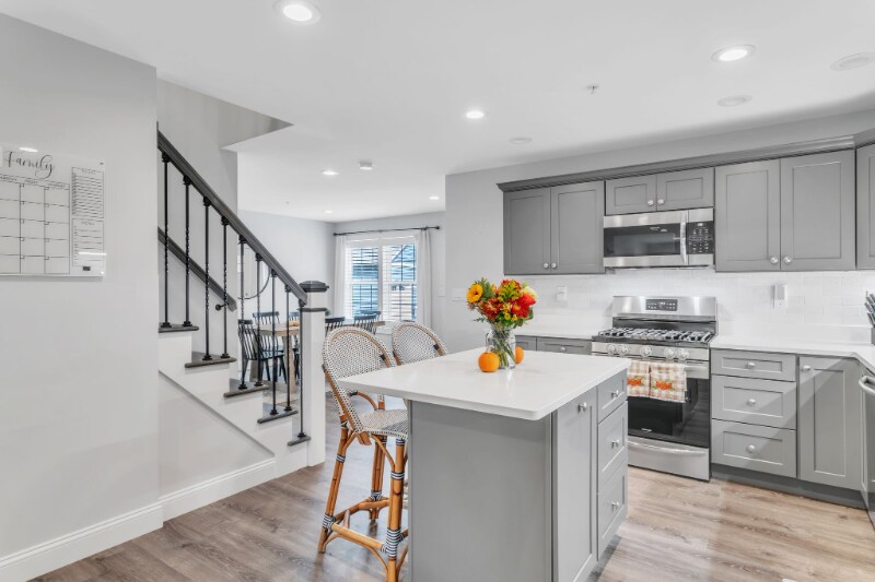 Foto principal - 559 Springfield St