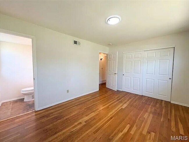 Building Photo - 1321 Petite Dr