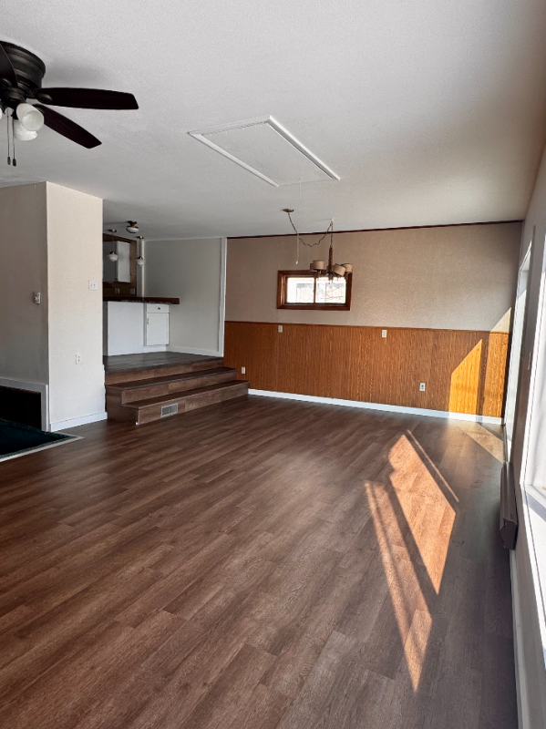 Building Photo - 416 W Munising Ave