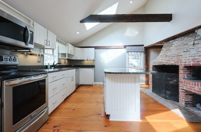 Foto del edificio - 144 Old Connecticut Path