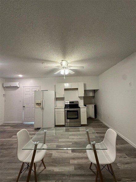 Foto del edificio - 611 Dunlin Ln