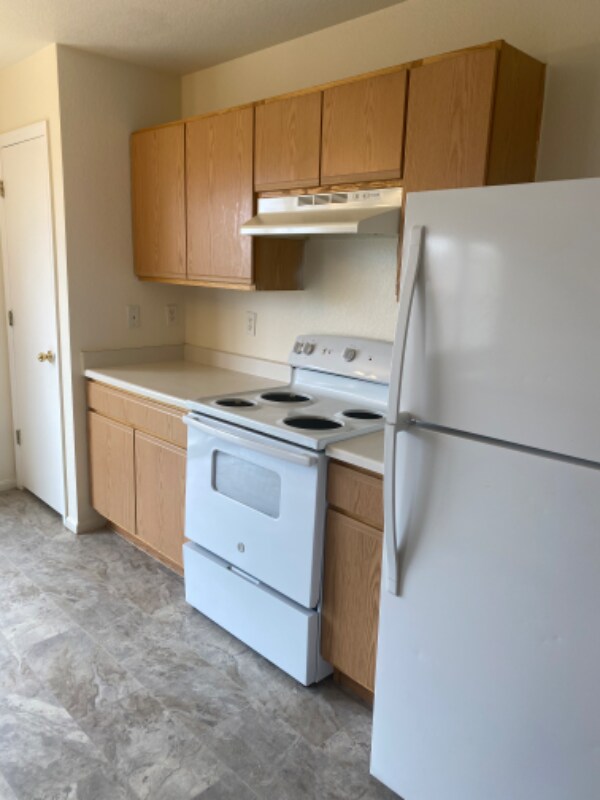 Building Photo - 462 E 77th Ave