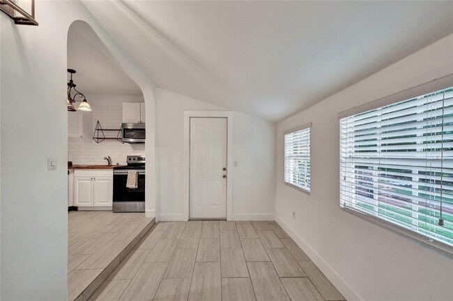 Building Photo - 4718 NW 15th Ave