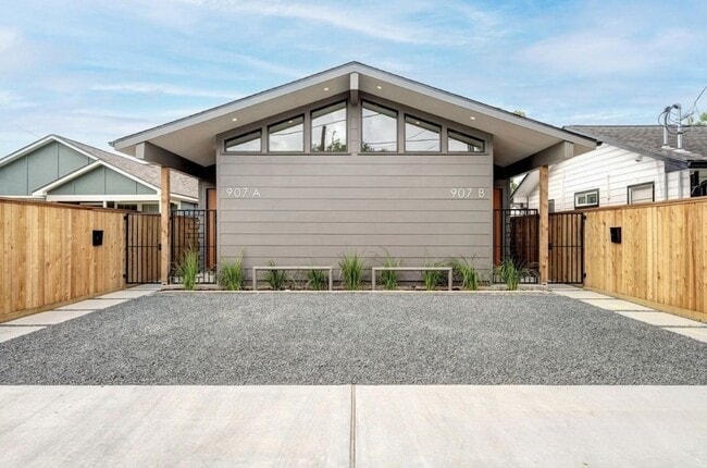 Photo - 907 Kern St Apartment