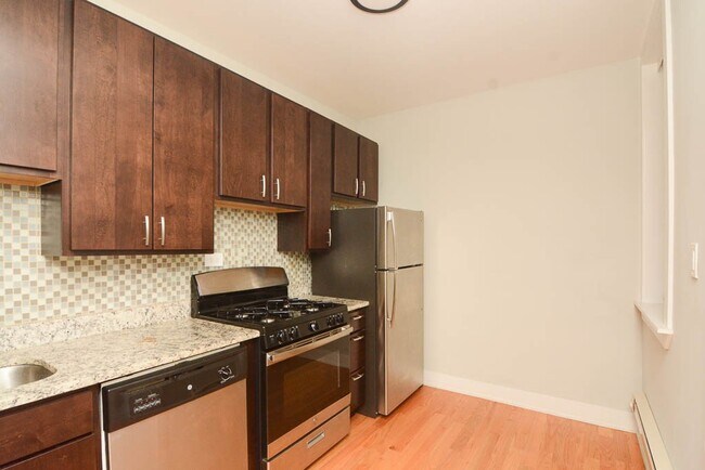 Foto del edificio - 4242 N Wolcott Ave