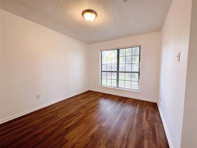 Building Photo - 616 Valley Spring Dr