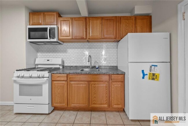 Foto del edificio - 2102 Woodbridge Ave