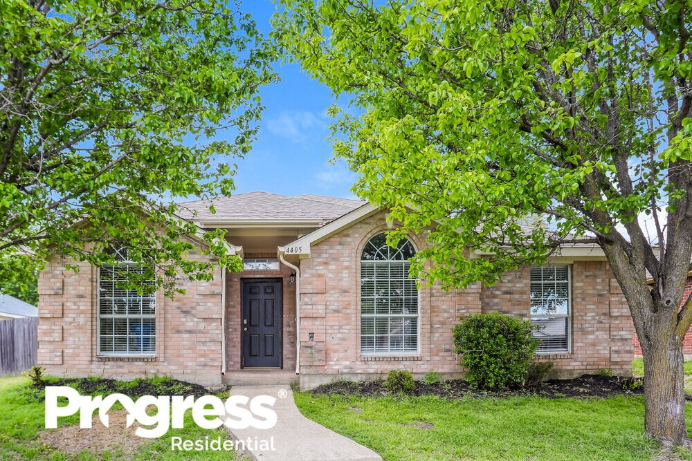 Primary Photo - 4405 Crystal Ln