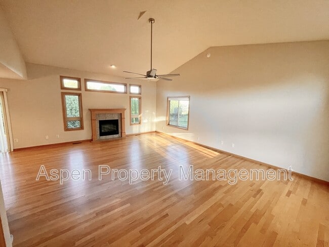 Foto del edificio - 626 Tipperary Rd