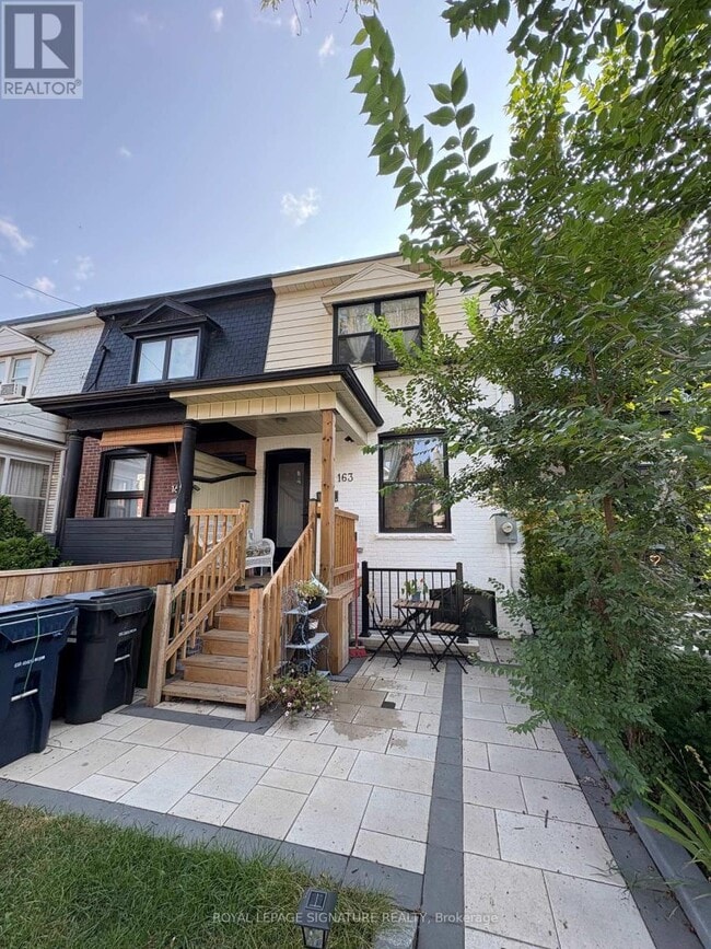 Building Photo - 163 Hampton Ave