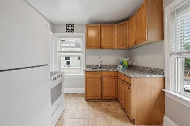 Foto del edificio - 4504 Guilford Rd
