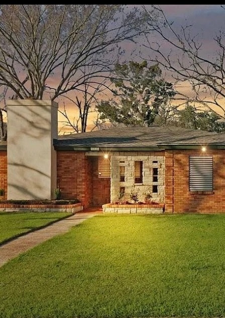 Building Photo - 3002 Danforth Dr