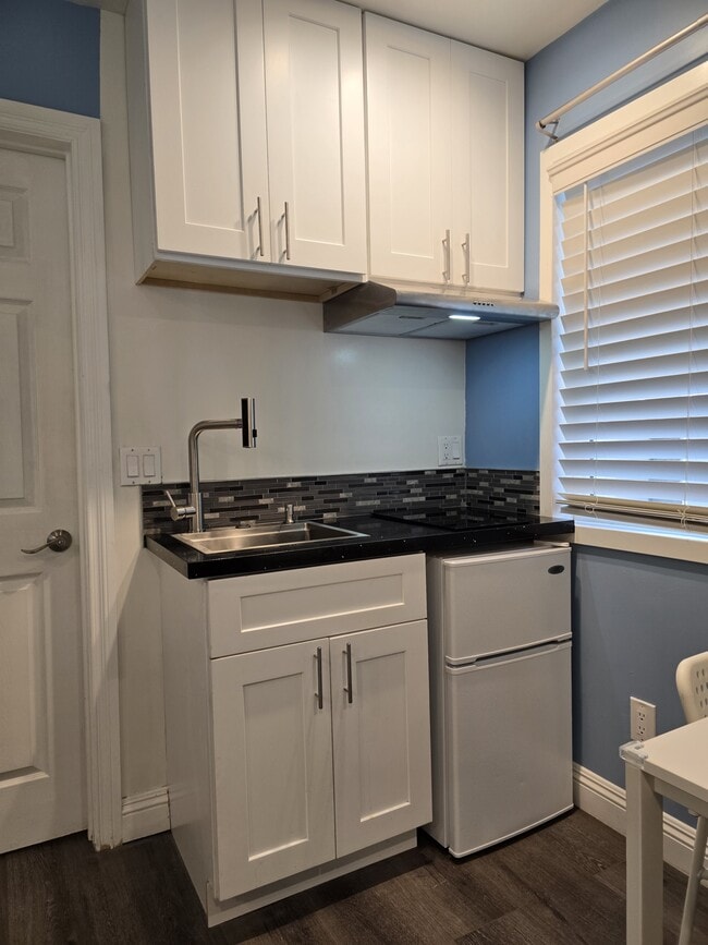 Building Photo - 2968 Olympic View Dr