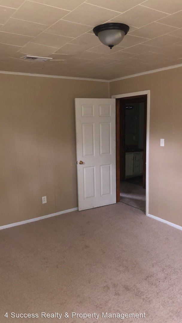 Building Photo - 2 br, 1 bath House - 1671 S. Sutton