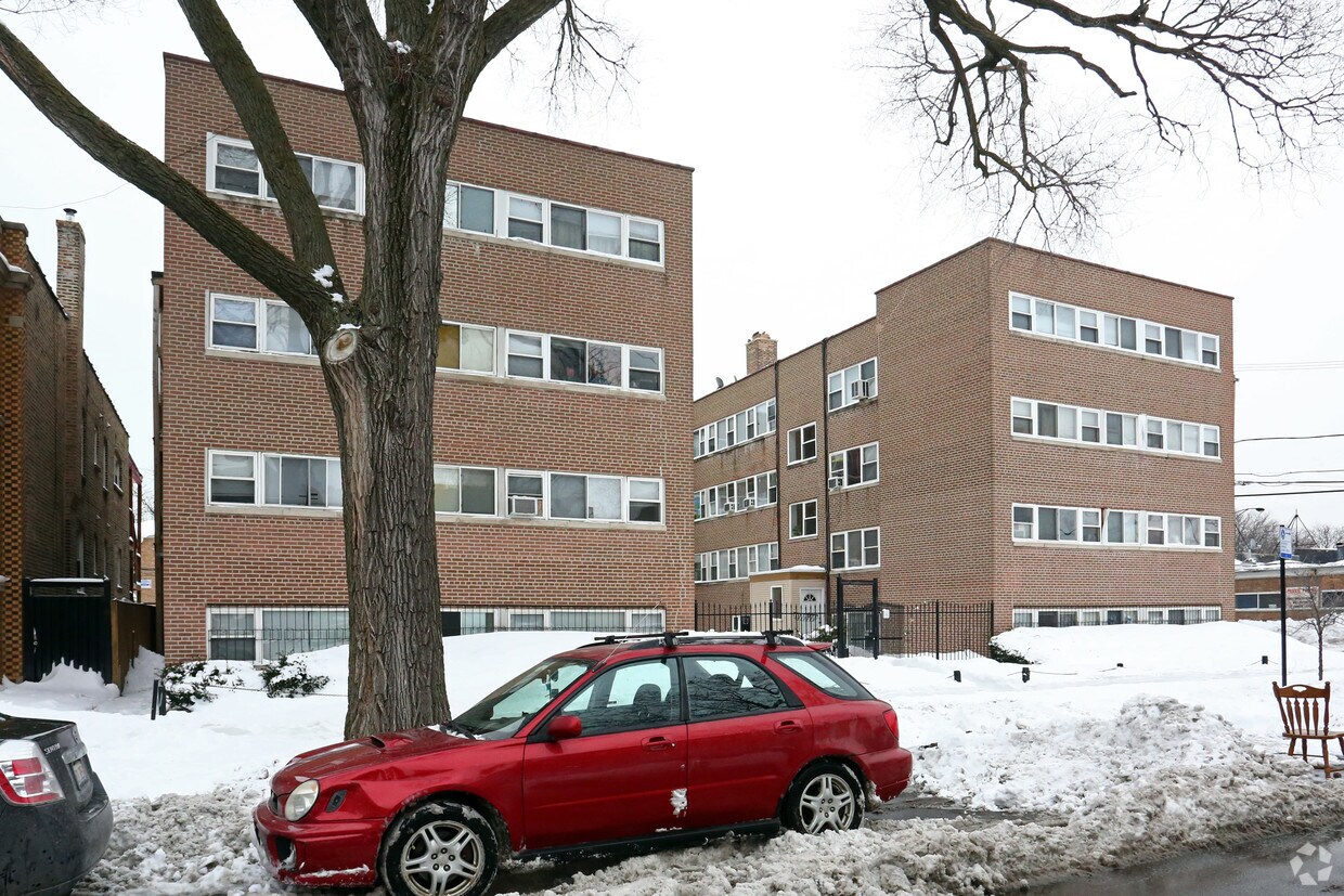 Building Photo - 6015-6023 N Fairfield Ave