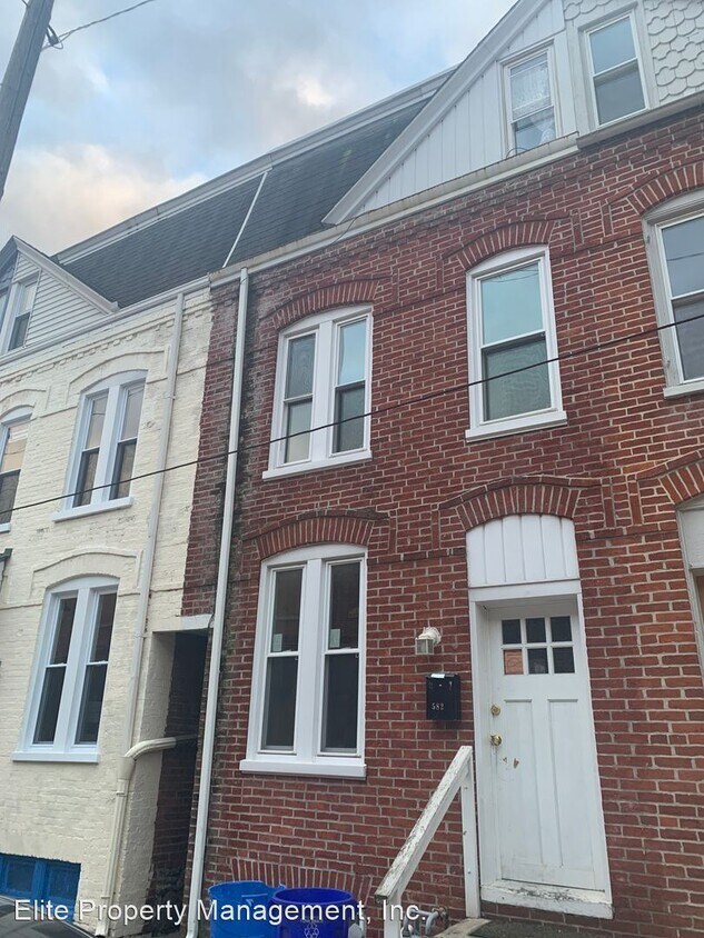 Primary Photo - 5 br, 2 bath House - 582 Company Street