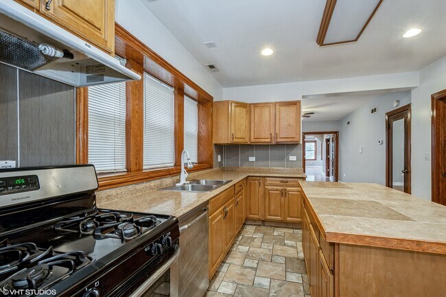 Foto del edificio - 7354 N Seeley Ave