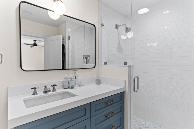 Foto del edificio - 728 Pomona Ave