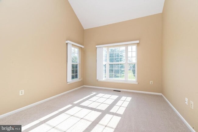 Building Photo - 940 Bentley Ct