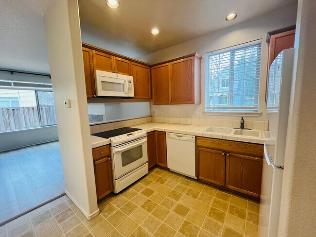 Foto del edificio - Charming Arbor Terrace Gem on Corner Lot, Close to Everything! - Enjoy Your First Full Month Rent...