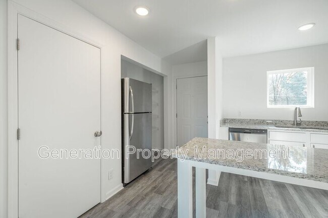 Building Photo - 73 Shallowford Rd