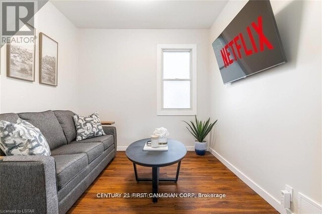 Building Photo - 43 Josephine St