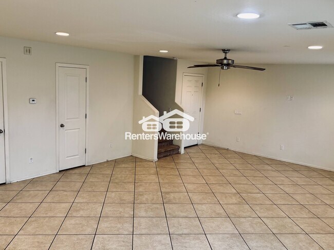 Foto del edificio - 2645 E Wallace Ave