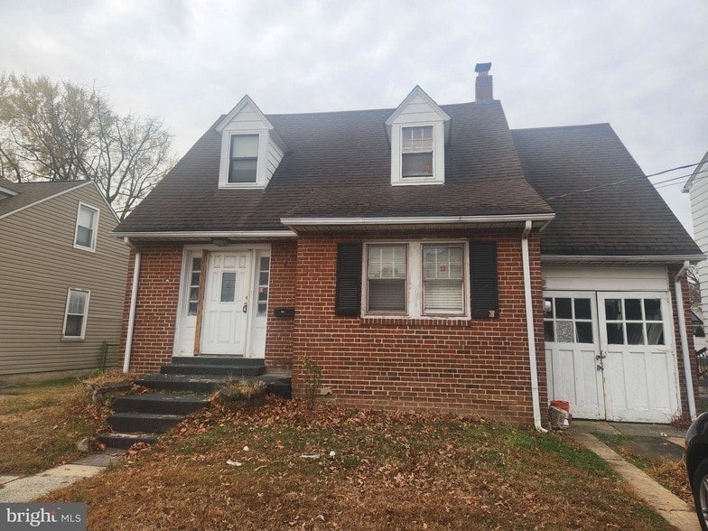 Building Photo - 2323 Browning Rd