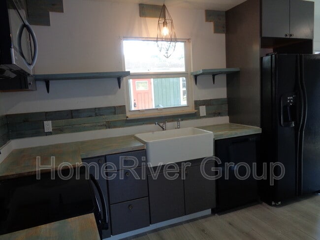 Foto del edificio - 117 NE 8th St