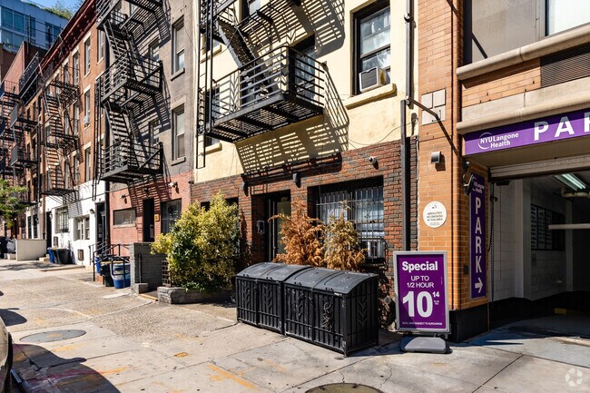 Foto del edificio - 345 E 33rd St
