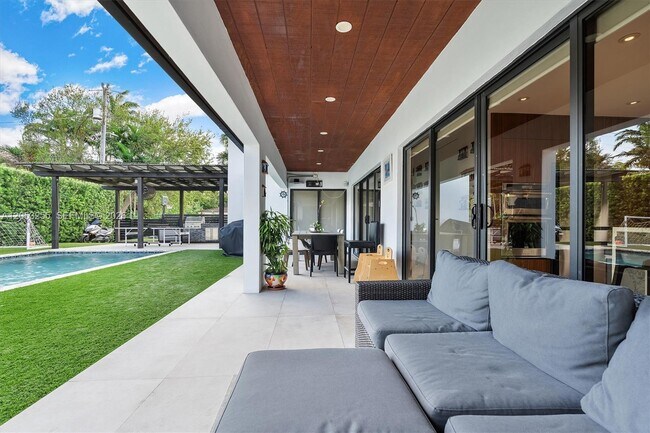 Building Photo - Northeast 96th Street, Miami Shores, FL 33138 - 4 BR 2.5 BA house