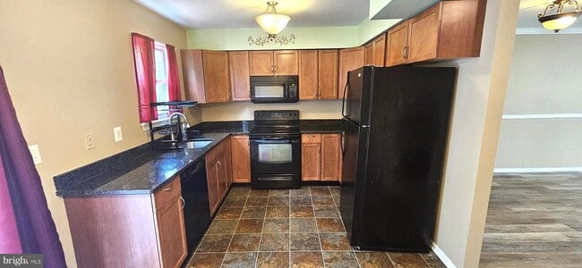 Building Photo - 6870 Ducketts Ln